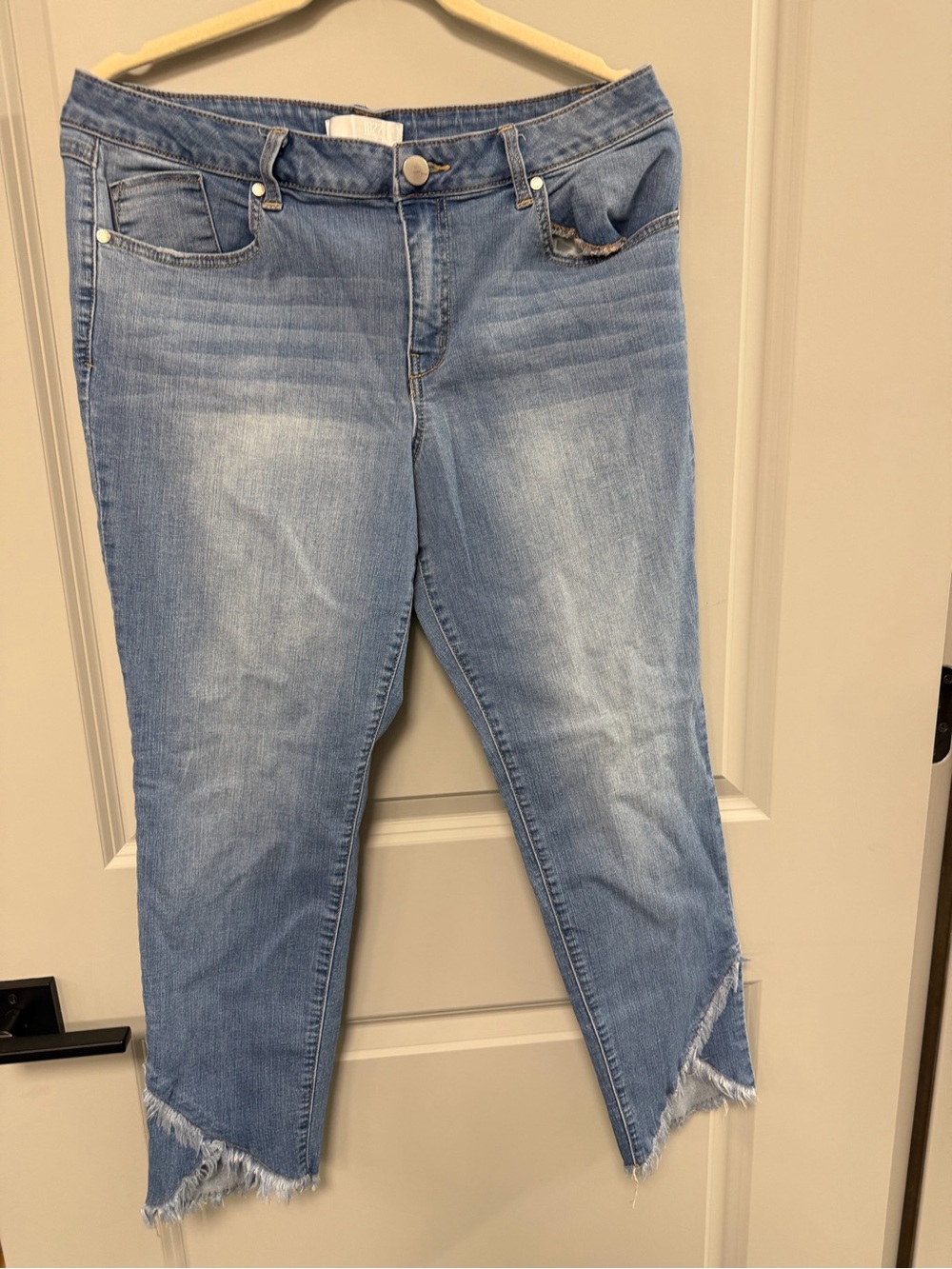 1822 Denim Light Blue Ankle Cropped Jeans